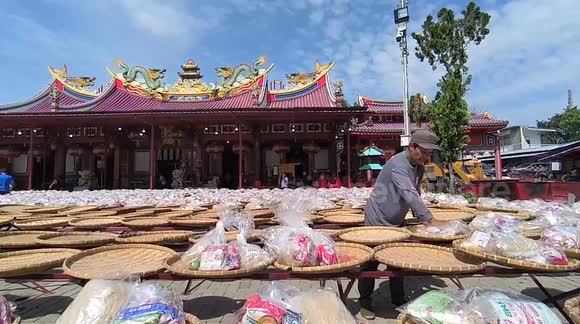 Thousands of Chinese people in Medan, Indonesia, celebrated the Hungry Ghost Festival, also known as the Hungry Ghost Festival or Zhong Yuan Jie