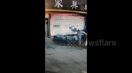 Father's super-human reflexes catch daughter mid-air after she jumps from truck