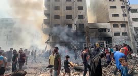 Dozens trapped under rubble after Israeli strike on residential building in Gaza (2)