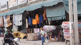 Daily life returns to Mogadishu markets amid raising security (2)