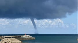 Japan: Huge Waterspout Spotted off Tsuruoka City, Yamagata 2