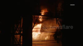 US, Los Angeles: El Segundo Chevron Refinery Continues To Burn Into The Morning