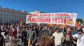 Italy: Italian unions halt work, protest over Israeli attack on Gaza Sumud filotilla