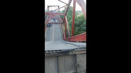 Bridge collapses leaving drivers injured in the Philippines