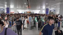 China: Return trips surge as National Day holiday nears end