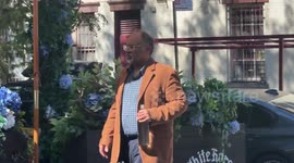 ‘The Cosby Show’ Actor Geoffrey Owens Seen Working At Manhattan Bar White Horse Tavern 2/3