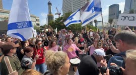 Israel: Israelis welcome Gaza ceasefire plan set to take effect (2)