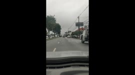 Old-School Escort! Car Spotted Carrying ‘Impossible’ Load in Mauá (Brazil)