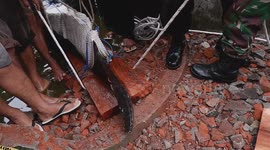 Terrifying Predation: Giant Crocodile Trapped and Hunted