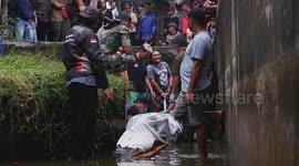 Terrifying Predation: Giant Crocodile Trapped and Hunted