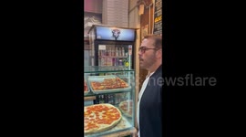 Jeremy Piven Gives Some Comic Relief While Ordering Pizza