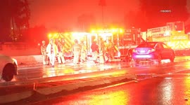 US, Los Angeles: Van Nuys Freeway Crash Leads To Patient Extrication