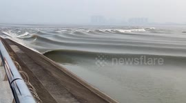 Qiantang River Tide captured in stunning motion in Zhejiang, China