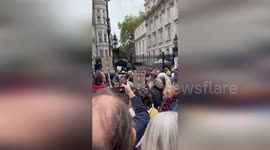 UK: Peaceful Protesters March Through London Against Digital ID Plans