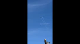 Singapore Airlines flight dumps fuel and diverts to Melbourne Airport due to technical issue