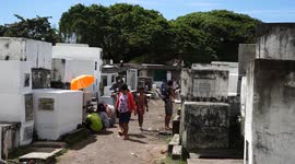 Philippines: Filipinos on cemetery in preparation for All Souls’ and All Saints’ Day on November 1, 2025