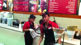 That's How Ice Cream Is Served in Dubai