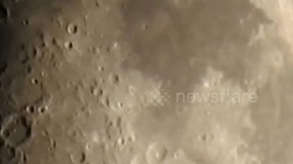 Newsflare Nikon Coolpix P900 Zoom Of The Moon At The Base Of Mt Fuji Japan Sep 16