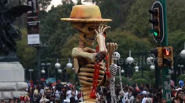 Day of Dead Parade attracts thousands in Mexico City