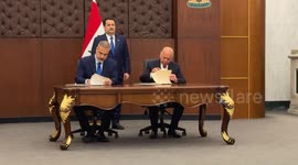 Turkish FM meets Iraqi premier in Baghdad, signs agreement on cooperation