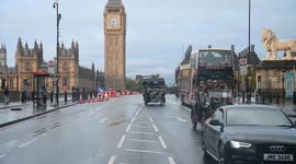 Veteran cars involved in the London to Brighton run 2025 cross Westminster Bridge