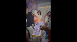 Baby’s unexpected reaction during birthday candle moment in Hartford, Connecticut, USA
