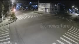 Driver runs red light and crashes into car before fleeing scene in Sukhum, Georgia