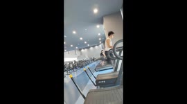 Man runs at incredible speed on treadmill in Jiangsu, China