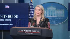 White House press secretary Karoline Leavitt holds briefing in Washington (3)