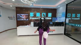 Acrobatic exercise ends in funny fall in Hebei, China