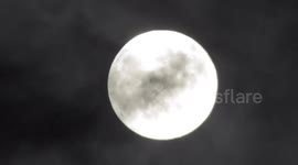 Largest Supermoon of Year Lights Up Night Sky 2