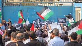Palestinian refugees in Beirut protest limited UNRWA services