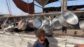 Gazans gather for limited food aid in Khan Younis despite ceasefire