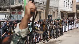 Yemenis participate in military parade held against possible Israeli attack
