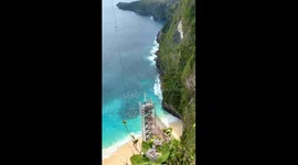 Glass Elevator Bali on Kelingking beach in construction good views from above