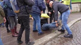 Italy: Police Force Activists From Rome Protest Despite Charges Dropped