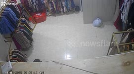 Indonesia earthquake jolts homes as residents run outside