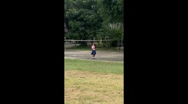Schoolgirl amuses classmates with her wacky dance practice