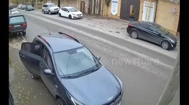 Sudden street dash by girl leads to car crash in Kaspiysk, Russia