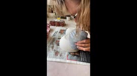 Using Bubbles to Create Unique Patterns on Ceramic Bowls