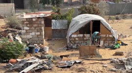 Gaza residents rebuild shelters from rubble as winter approaches after truce