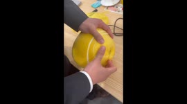 Hollow grapefruit surprises man in Zhejiang, China