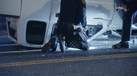 US, Los Angeles: Pomona Driver Trapped Inside Overturned Truck Fatal Graphic Content