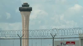 US: Airport employee complains about gov't shutdown