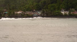 Philippines: Thousand of passenger and hundred of vehicle stranded due to typhoon Uwan (Fung-wong)