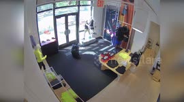 US: Serial Shoplifter Strikes Nike Store in Atlanta, Stealing Over $5K in Merchandise