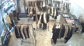 Shoplifters brazenly steal £2,000 worth of clothes from chic London shop