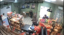 Pickpocket steals wallet unnoticed in Novosibirsk, Russia