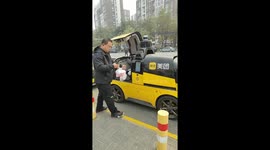 Autonomous delivery robot spotted operating in Beijing, China