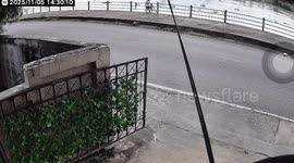 Frenchman rescues local from raging river in Thailand